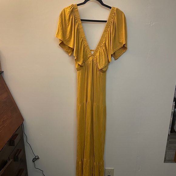 Three Bird Nest Dresses & Skirts - Three Bird Nest Mustard Maxi Dress size‎ medium